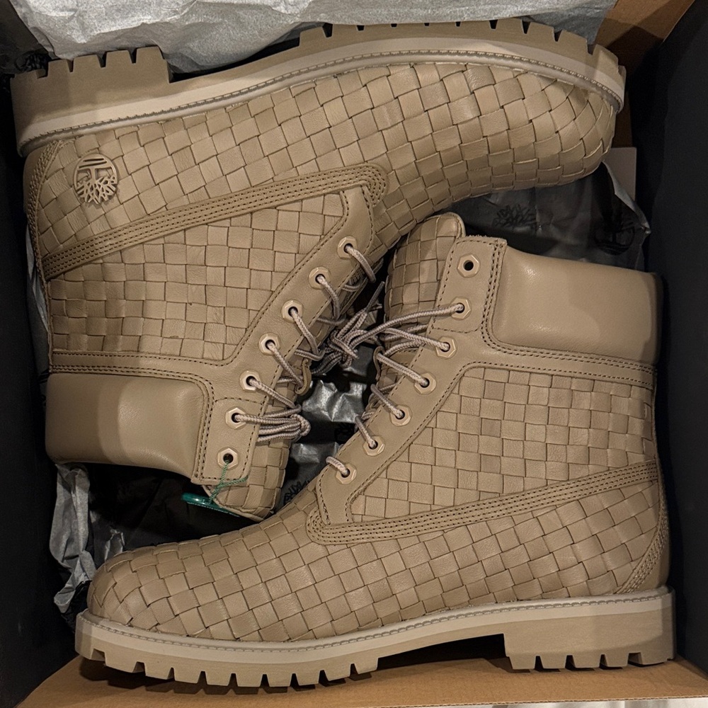 Men's Woven Timberland size 12 new! Bottega style